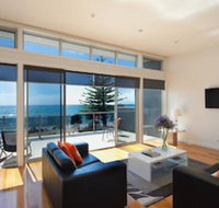 Penguin Waterfront Escape - Goulburn Accommodation