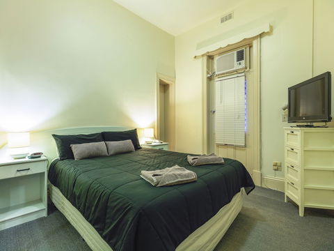 Grand Tasman Hotel - Goulburn Accommodation 6
