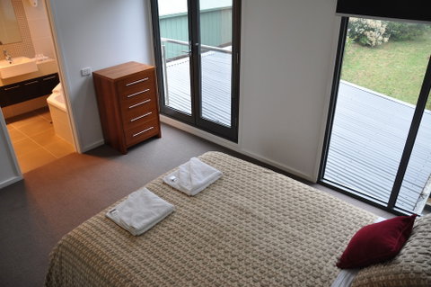Apollo Bay Cottages - Goulburn Accommodation 5
