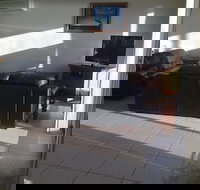 Christies No 1 Esplanade - Goulburn Accommodation