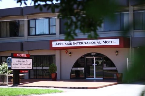 Adelaide International Motel - Goulburn Accommodation 0