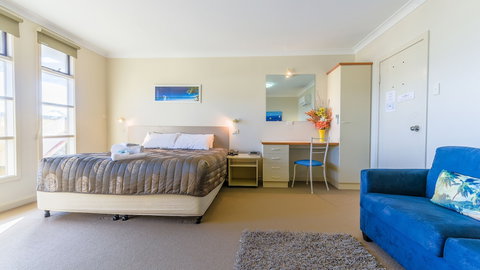 The Bluff Resort Apartments - Goulburn Accommodation 5