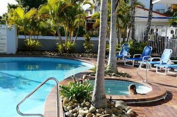 Champelli Palms - Goulburn Accommodation 3