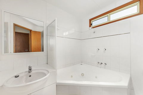 Apollo Bay Holiday Park - Goulburn Accommodation 4