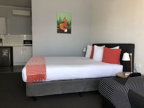 Commodore Motor Inn Albury - Goulburn Accommodation 4