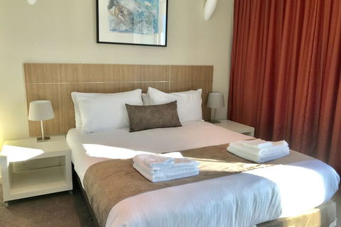 Adelaide DressCircle Apartments North Terrace - Goulburn Accommodation 7