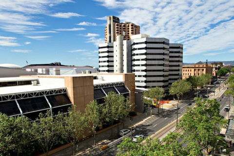 Adelaide DressCircle Apartments North Terrace - Goulburn Accommodation 6