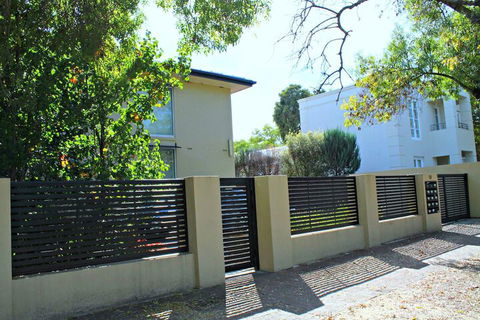 Adelaide DressCircle Apartments Childers Street - Goulburn Accommodation 5