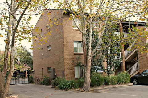 Adelaide Dresscircle Apartments Archer Street - Goulburn Accommodation 3