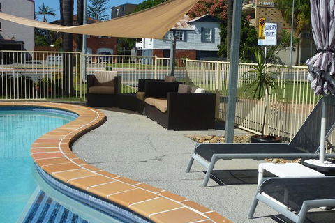 Jadran Motel & El Jays Holiday Lodge - Goulburn Accommodation 2
