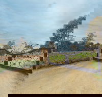 Outlook Hill Vineyard Cottages - Goulburn Accommodation