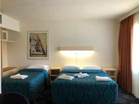 The Astor Hotel Motel - Goulburn Accommodation 1