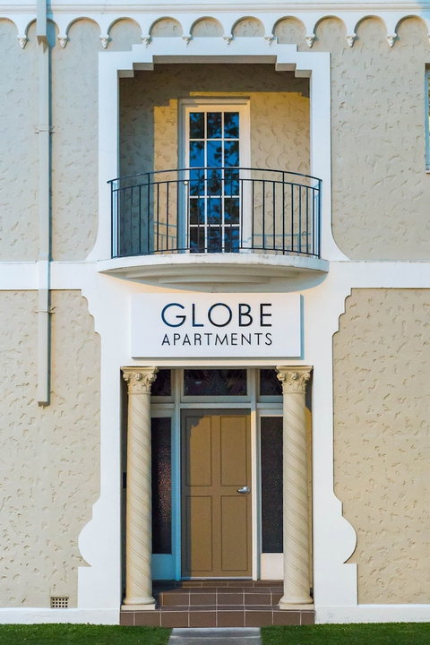 Globe Apartments - Goulburn Accommodation 3