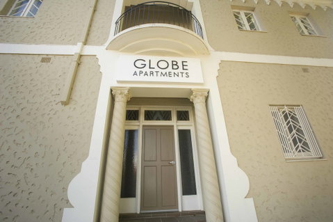 Globe Apartments - Goulburn Accommodation 2