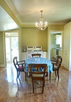 Leura Lady - Goulburn Accommodation 5