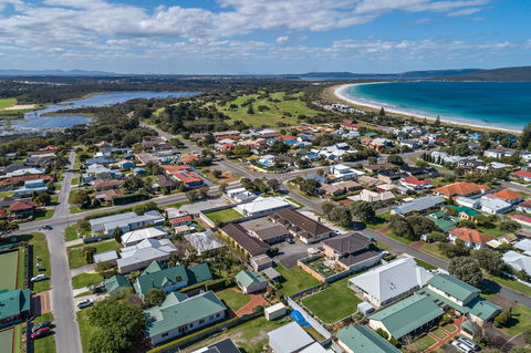 Albany Holiday Units - Goulburn Accommodation 0