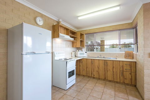 Albany Holiday Units - Goulburn Accommodation 2
