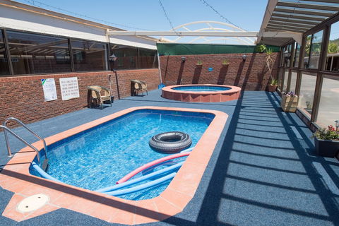 Elm Court Motel - Goulburn Accommodation 1