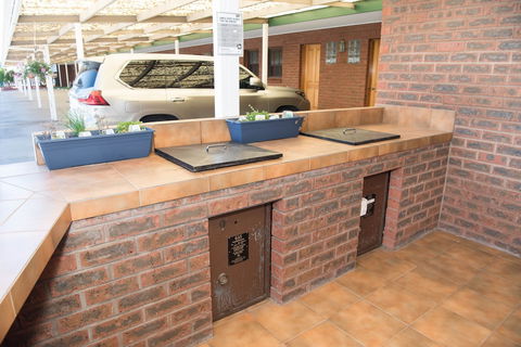 Elm Court Motel - Goulburn Accommodation 3