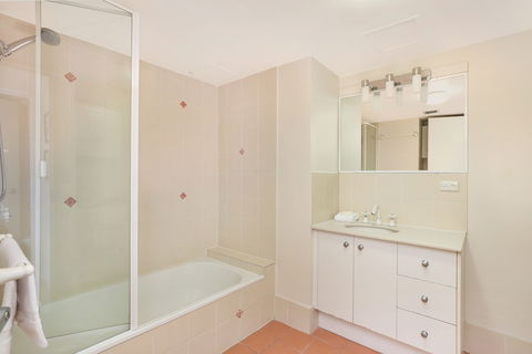Palmerston Tower Holiday Apartments - Goulburn Accommodation 1