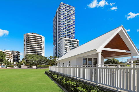Palmerston Tower Holiday Apartments - Goulburn Accommodation 0