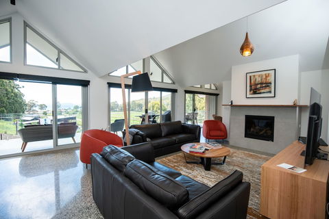 Adventure Bay Retreat - Goulburn Accommodation 6