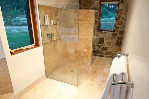 Adventure Bay Retreat - Goulburn Accommodation 5
