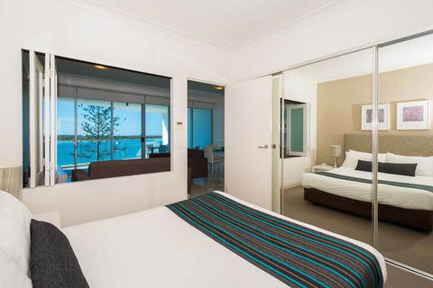 Silvershore Apartments On The Broadwater - Goulburn Accommodation 6