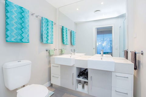 Silvershore Apartments On The Broadwater - Goulburn Accommodation 1