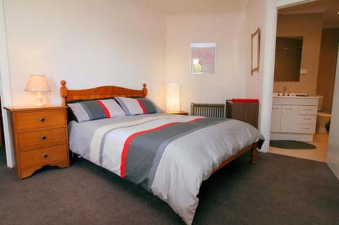 Northgate House Apartment - Goulburn Accommodation 6