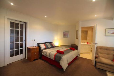 Northgate House Apartment - Goulburn Accommodation 4
