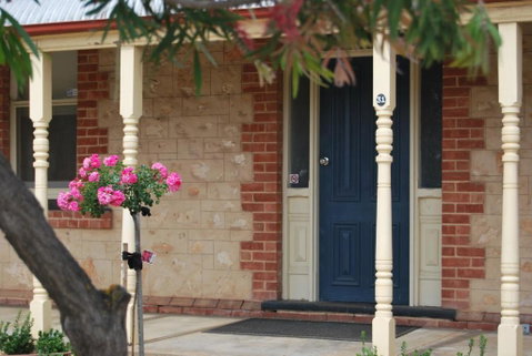 Jacaranda Cottage - Goulburn Accommodation 3