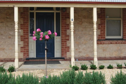 Jacaranda Cottage - Goulburn Accommodation 5