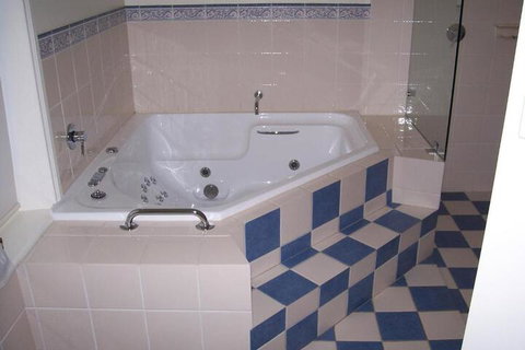 MacDonnell House Naracoorte - Goulburn Accommodation 5