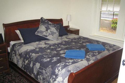MacDonnell House Naracoorte - Goulburn Accommodation 6