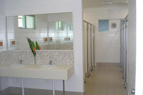 Absolute Backpackers Mission Beach - Goulburn Accommodation 5