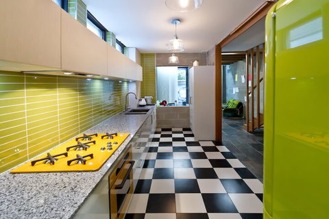 Retro House - Goulburn Accommodation 4