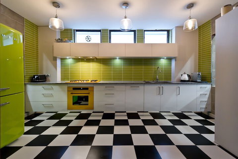 Retro House - Goulburn Accommodation 5