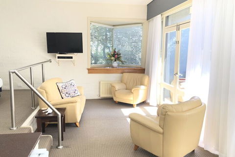 Briars Country Lodge - Goulburn Accommodation 4