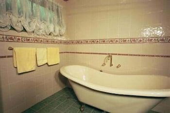 The Hidden Gem - Goulburn Accommodation 1