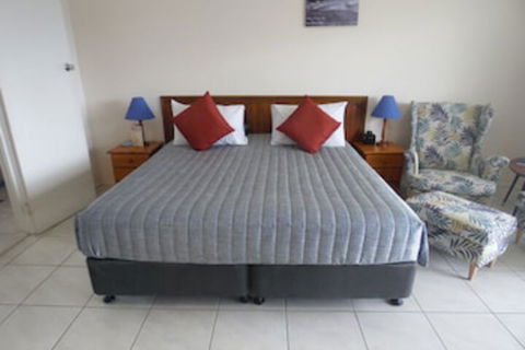Airlie Court Units - Goulburn Accommodation 0