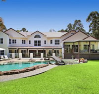 Kingfishers Manor - Goulburn Accommodation