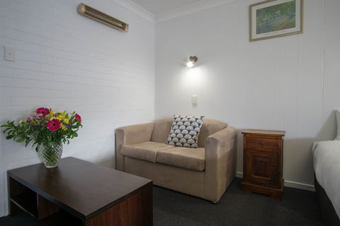 Acacia Motor Inn - Goulburn Accommodation 4
