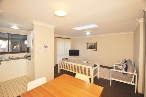 Katoomba Townhouses - Goulburn Accommodation 4