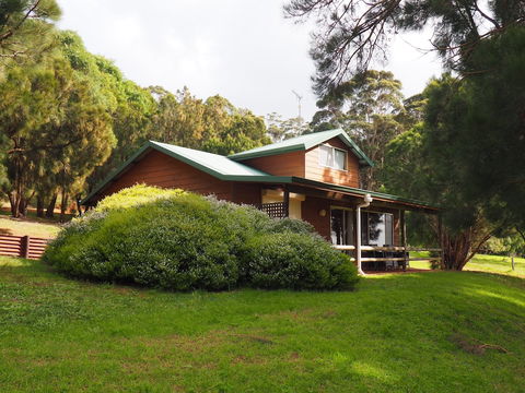 Augusta Sheoak Chalets - Goulburn Accommodation 2