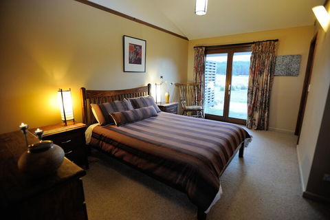Forest Walks Lodge - Goulburn Accommodation 5