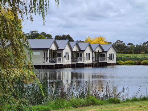 Lakeside Villas At Crittenden - Goulburn Accommodation 6