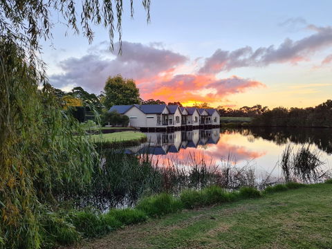 Lakeside Villas At Crittenden - Goulburn Accommodation 4
