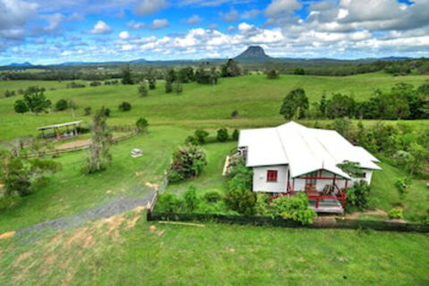 Avalon Noosa Farm Cottages - Goulburn Accommodation 0
