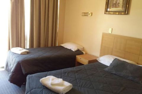 Desert Sand Motor Inn - Goulburn Accommodation 3